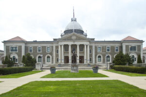 The Roosevelt Legislative Building from a distance.